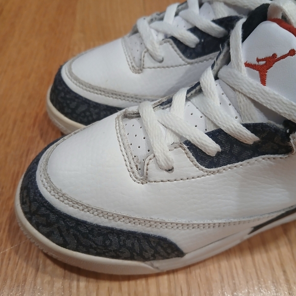 Jordan 3 Retro Fire Red Denim Lifestyle/Toddler Shoes Size 10C Unisex - Picture 9 of 12